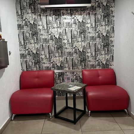 Kuboz Motor Hotel  Zapopan Kültér fotó