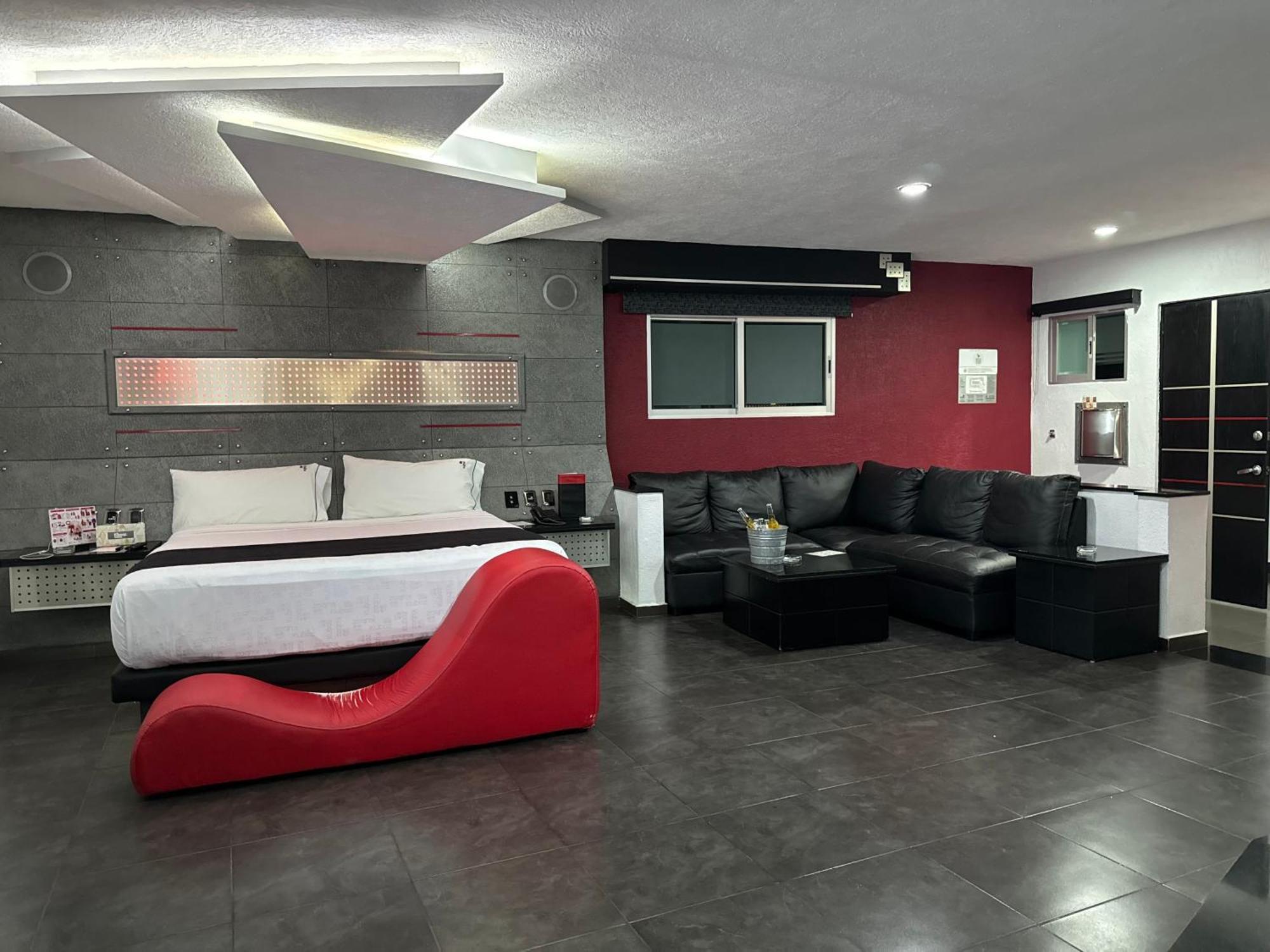 Kuboz Motor Hotel  Zapopan Kültér fotó